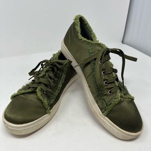 Cape Robbin Dolly  Green Satin Lace Up Sneaker Used Great Condition GHP2.